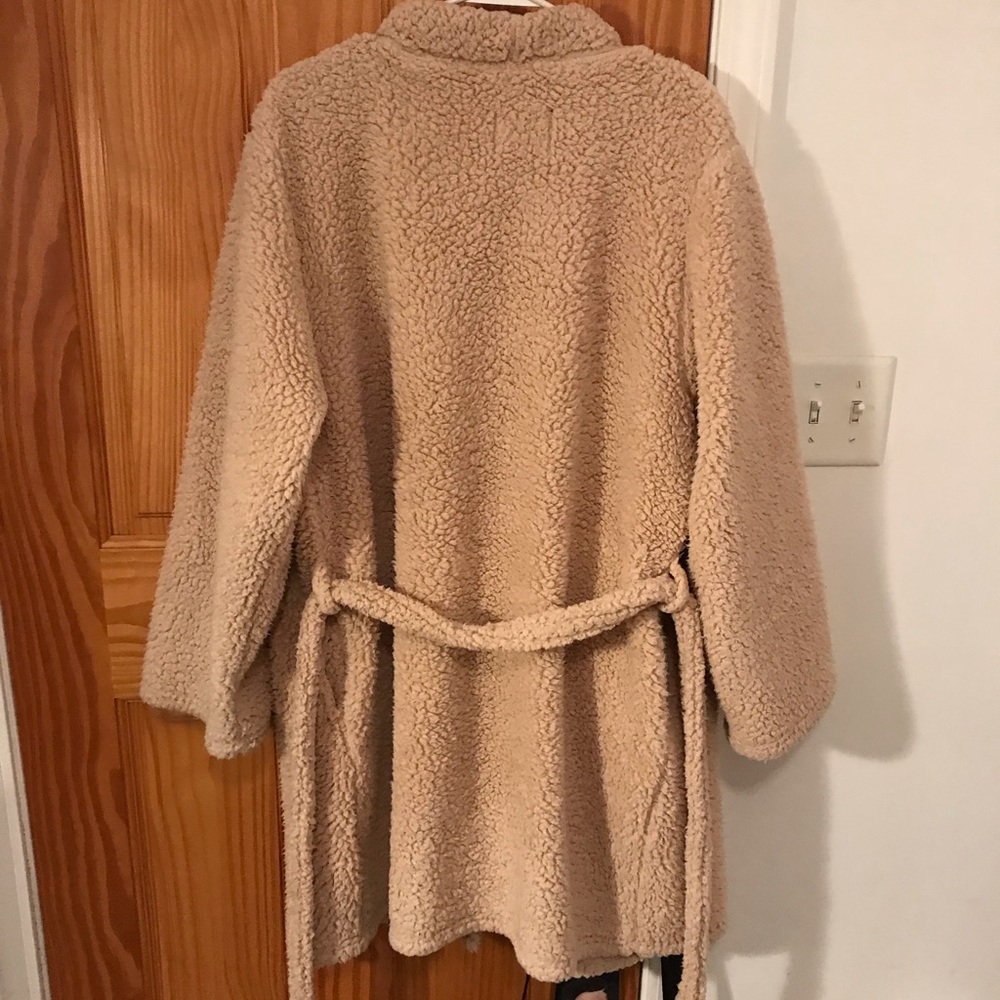 Tan Sherpa robe